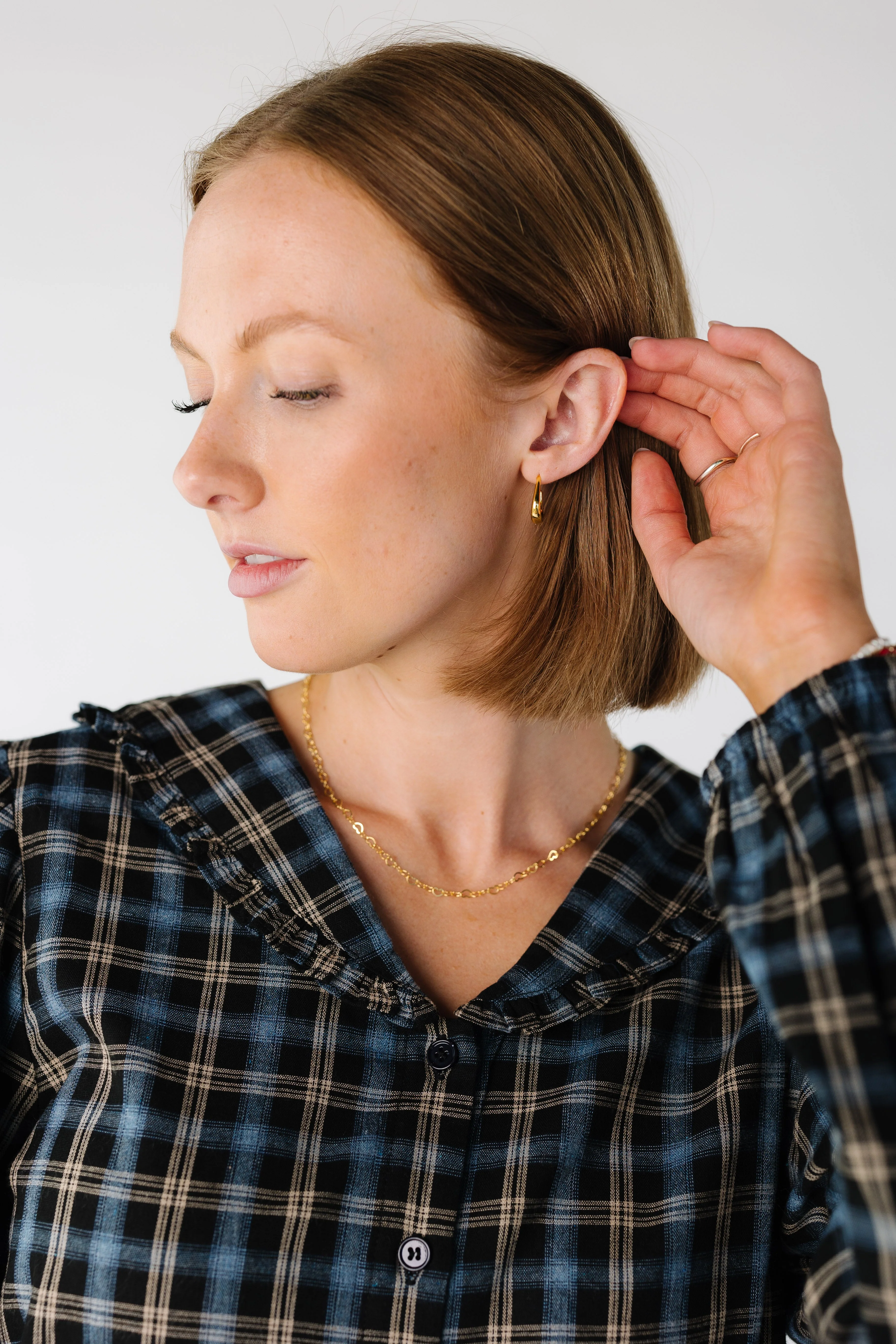Cove Carly Hoop Earrings - Image 3